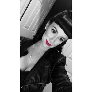 Meet your Posher, Claire